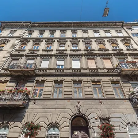 Downtown Luxury Apartment Budapest